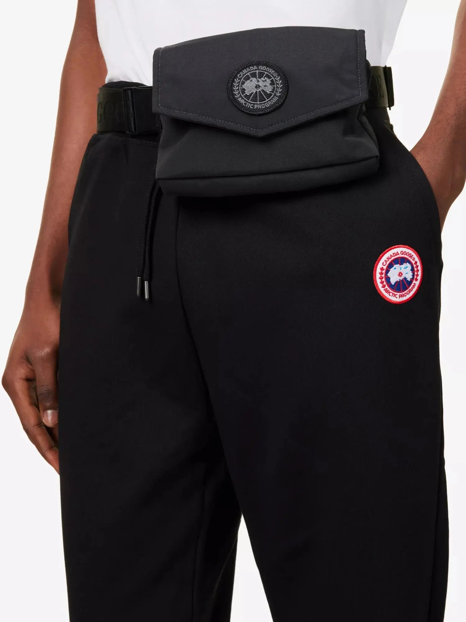 Men's Brand-embroidered mini shell bag Canada Goose