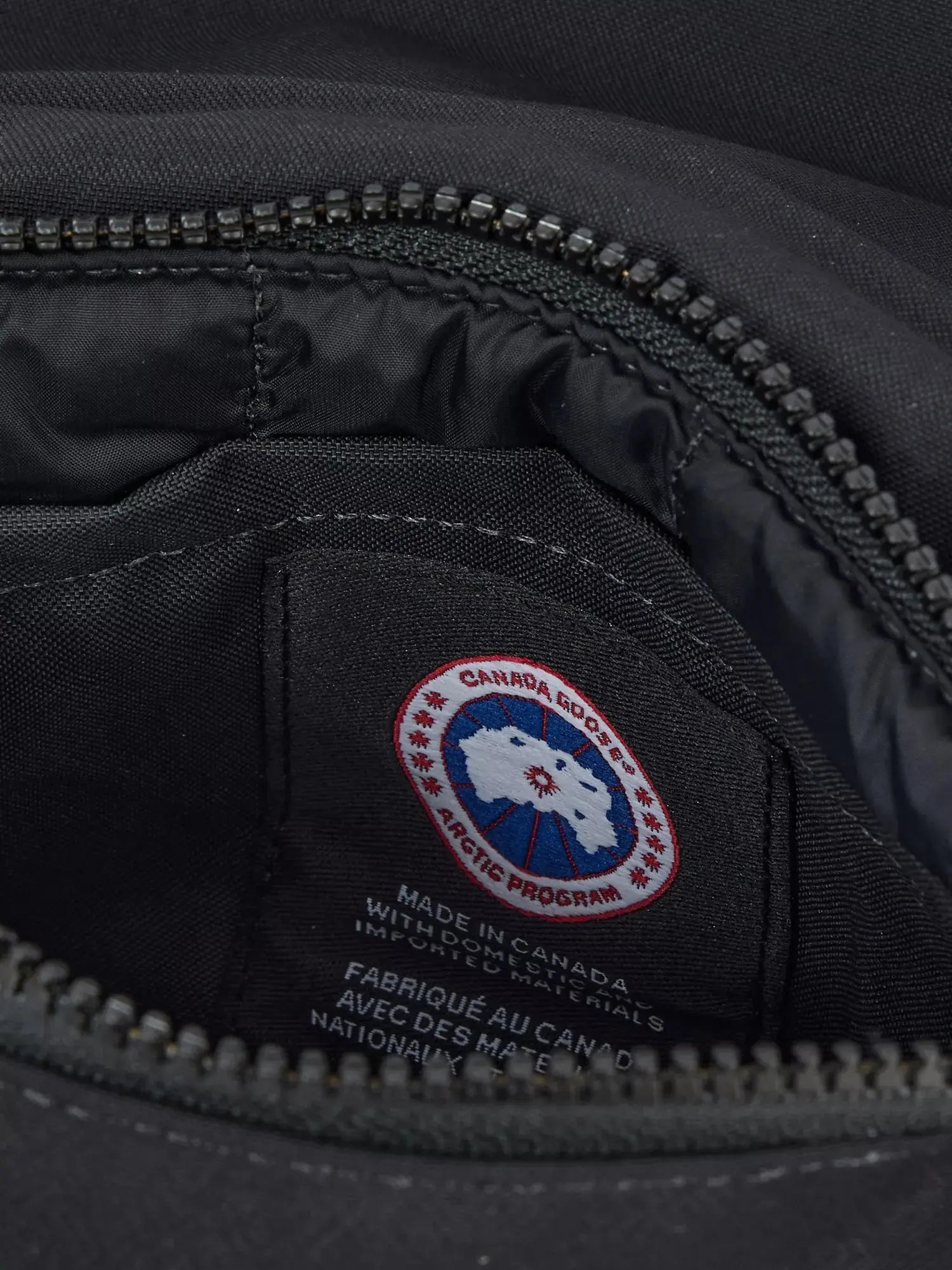 Men's Brand-embroidered mini shell bag Canada Goose